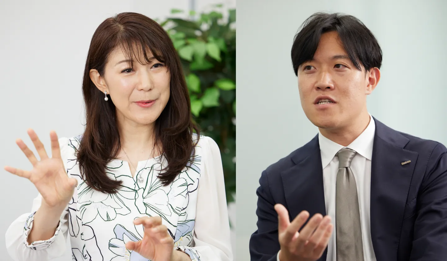 2人が話し合う