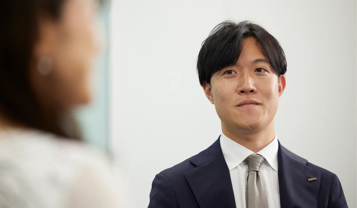 話を聞く様子